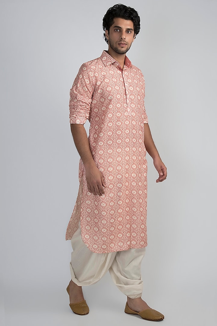 Peach Digital Printed Viscose Kurta by Devanshi Didwania