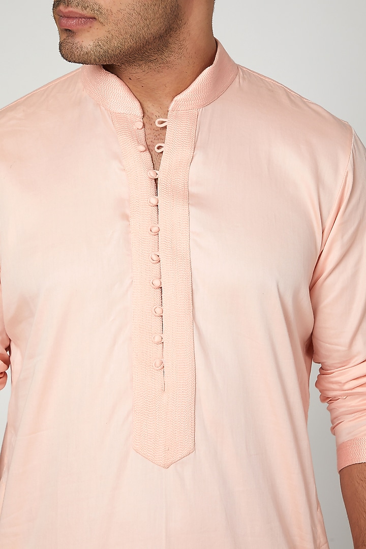 Pink Anchor Patti Kurta Set by Devanshi Didwania at Pernia's Pop Up Shop