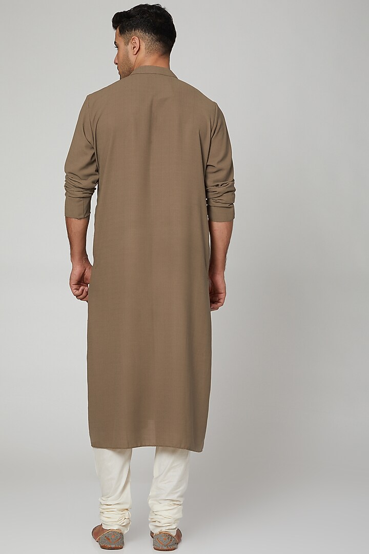 Beige Kurta With Anchoring Flap by Devanshi Didwania at Pernia's Pop Up Shop