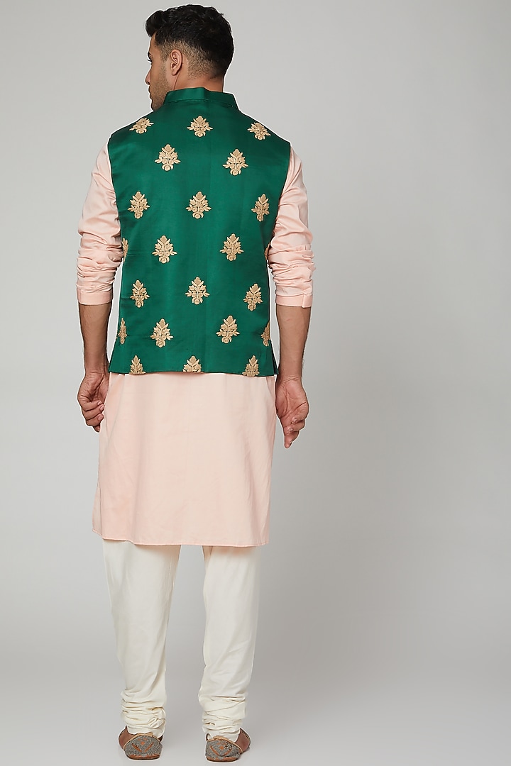 Emerald Green Embroidered Jacket by Devanshi Didwania at Pernia's Pop Up Shop