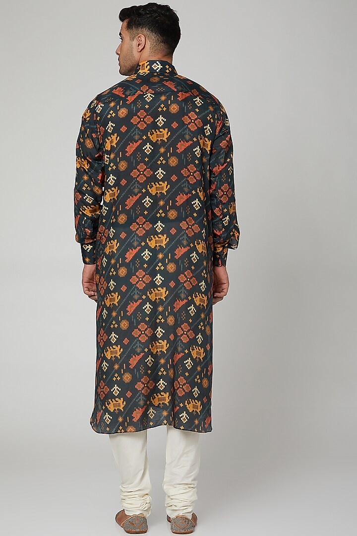 Grey Abstarct Printed Kurta by Devanshi Didwania at Pernia's Pop Up Shop