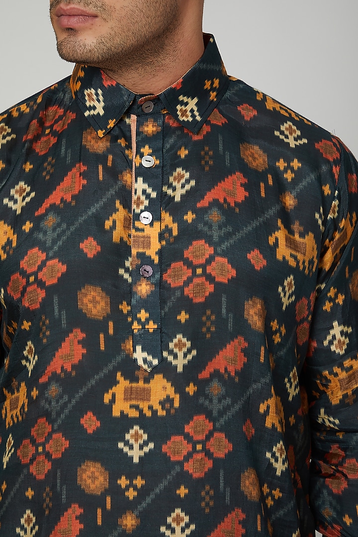 Grey Abstarct Printed Kurta by Devanshi Didwania at Pernia's Pop Up Shop