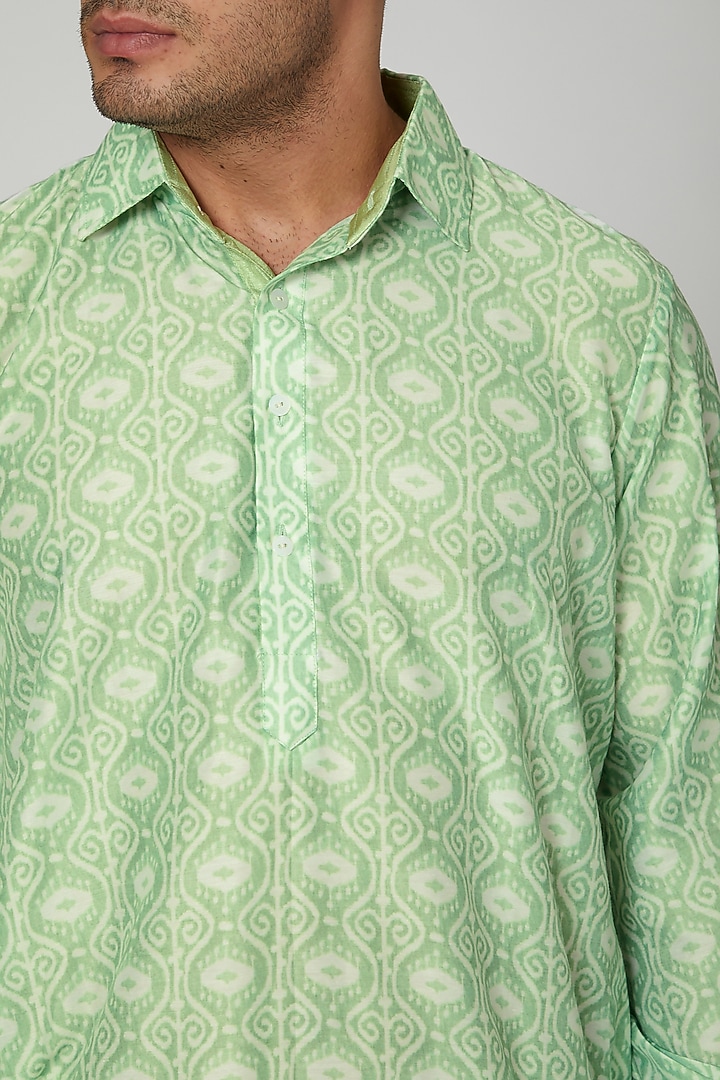 Green Printed Shirt Kurta by Devanshi Didwania at Pernia's Pop Up Shop