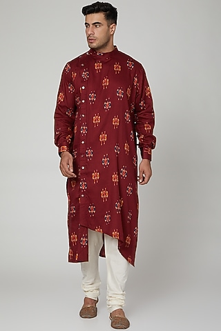 Maroon Printed Asymmetrical Kurta by Devanshi Didwania