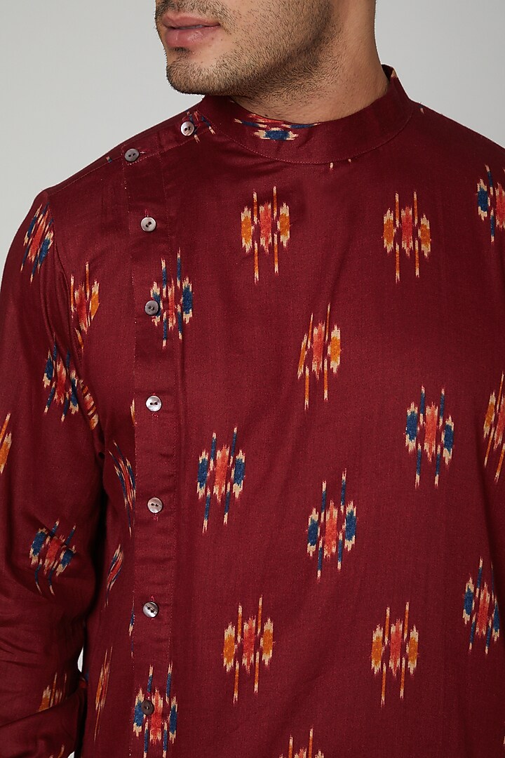 Maroon Printed Asymmetrical Kurta by Devanshi Didwania at Pernia's Pop Up Shop