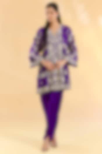 Purple Organza Hand & Machine Embroidered Kurta Set by Devika Bhayana at Pernia's Pop Up Shop