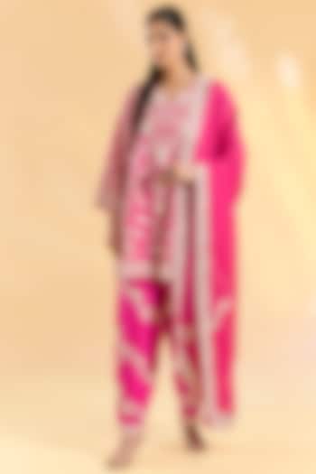 Rani Pink Organza Hand & Machine Embroidered Kurta Set by Devika Bhayana at Pernia's Pop Up Shop