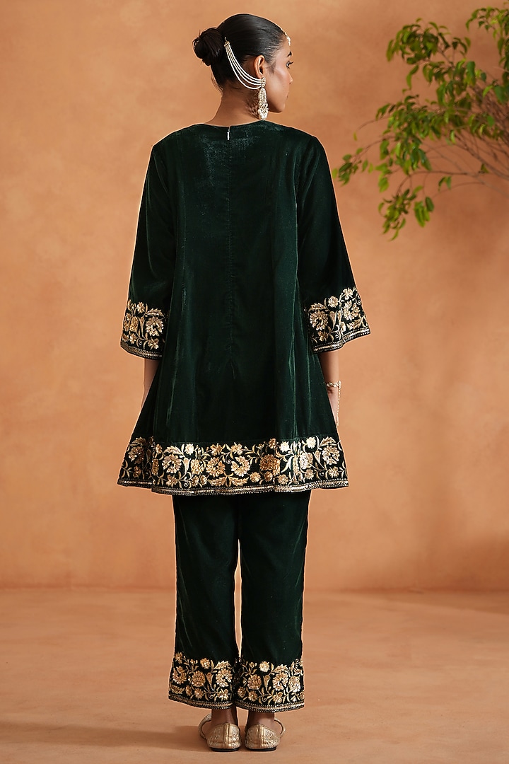 Emerald Green Velvet Cutdana Embroidered Tunic Set by Deepika Chadha at Pernia's Pop Up Shop