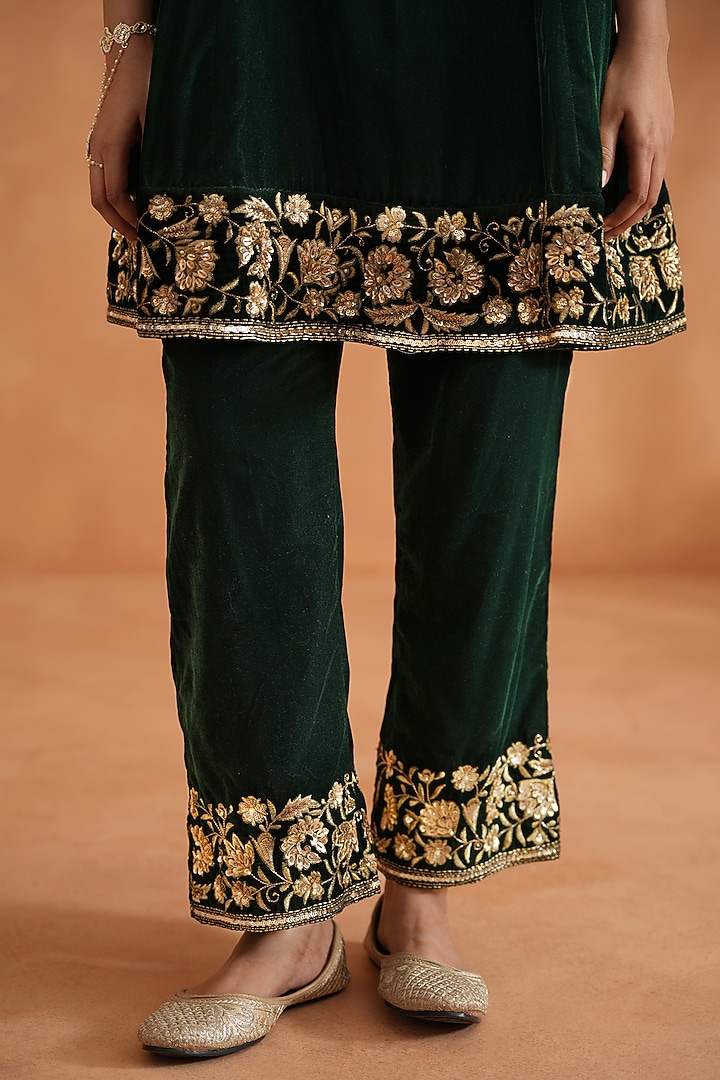 Emerald Green Velvet Cutdana Embroidered Tunic Set by Deepika Chadha at Pernia's Pop Up Shop