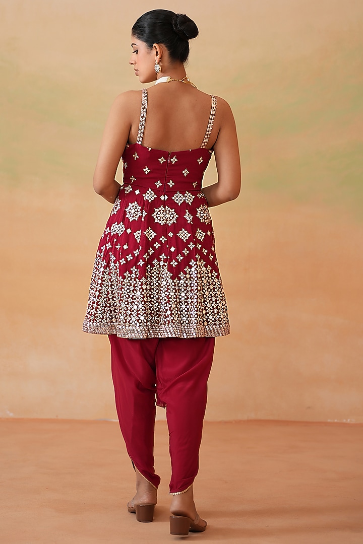 Maroon Georgette Embroidered Kurta Set by Deepika Chadha at Pernia's Pop Up Shop
