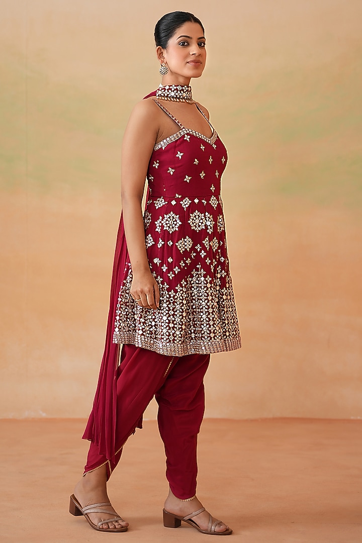 Maroon Georgette Embroidered Kurta Set by Deepika Chadha at Pernia's Pop Up Shop
