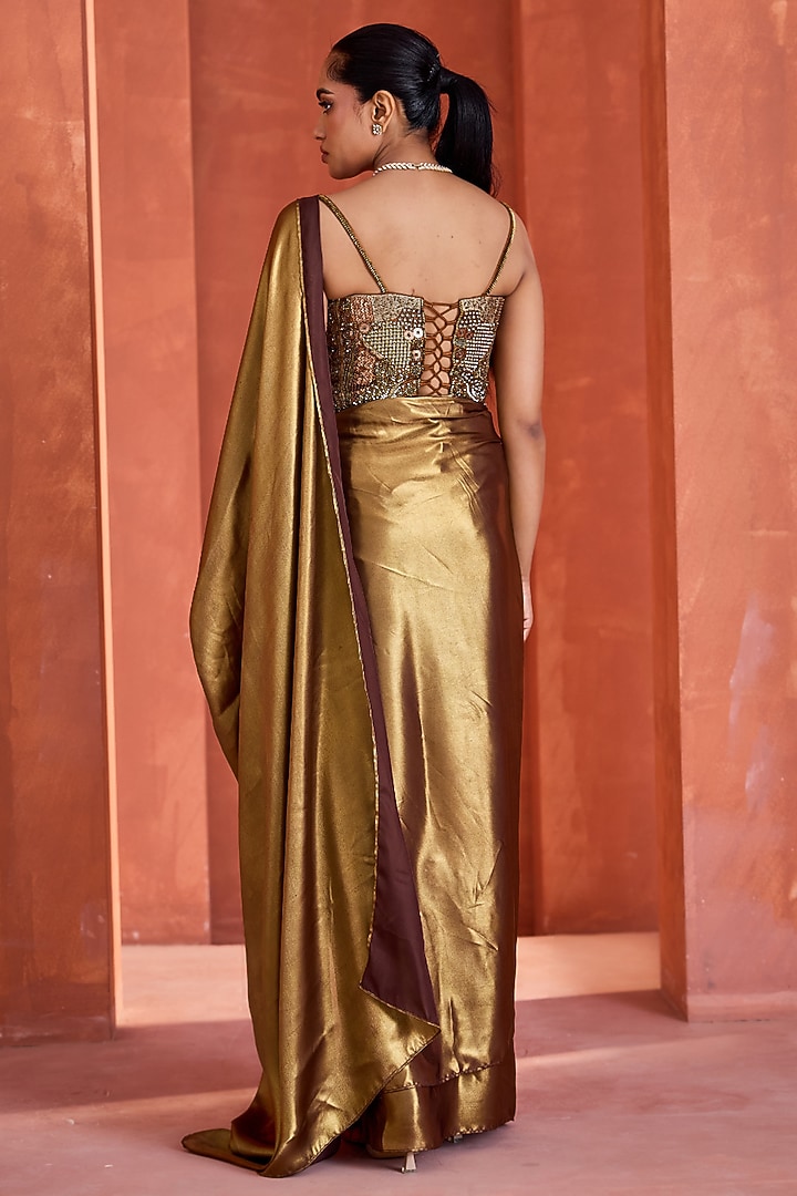 Antique Gold Foil Ready-To-Wear Wedding Saree Set by Deepika Chadha at Pernia's Pop Up Shop