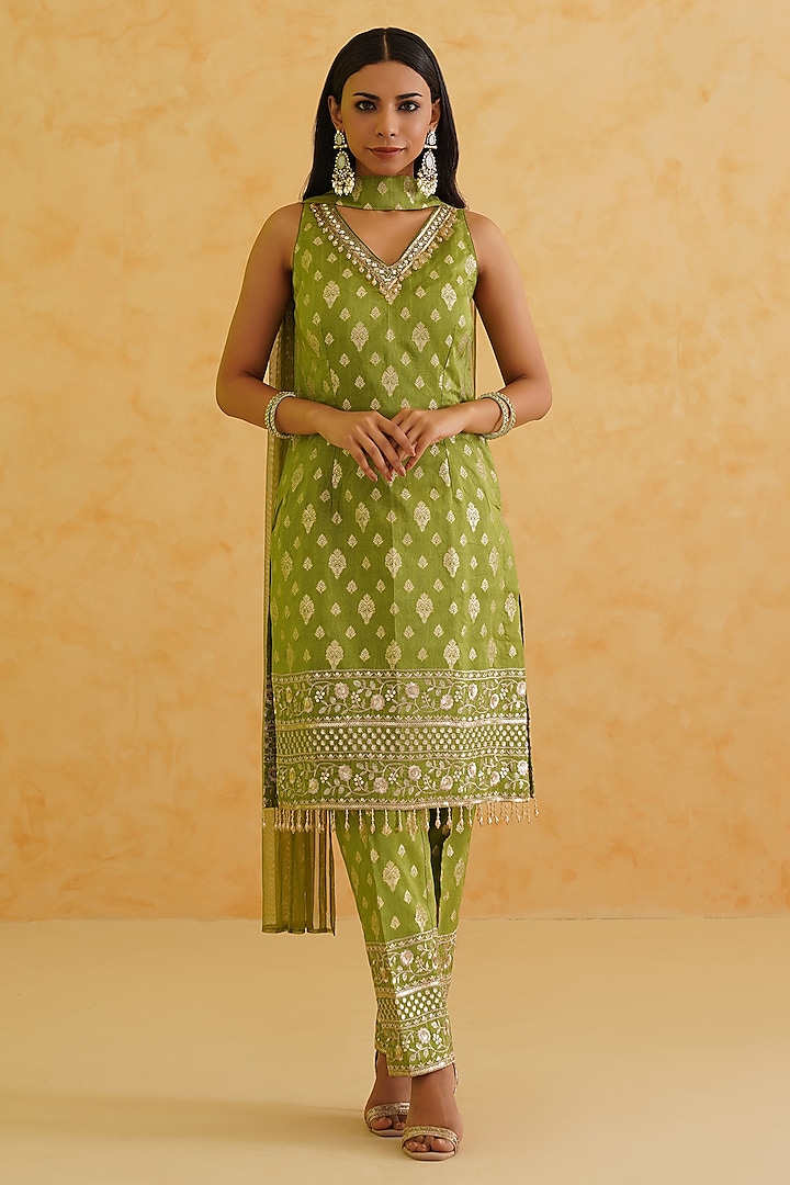 Green Brocade Stone & Sequins Hand Embroidered Kurta Set by Deepika Chadha at Pernia's Pop Up Shop