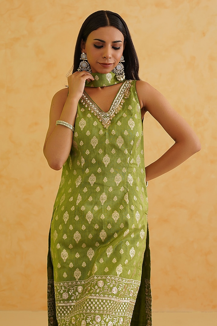 Green Brocade Stone & Sequins Hand Embroidered Kurta Set by Deepika Chadha at Pernia's Pop Up Shop