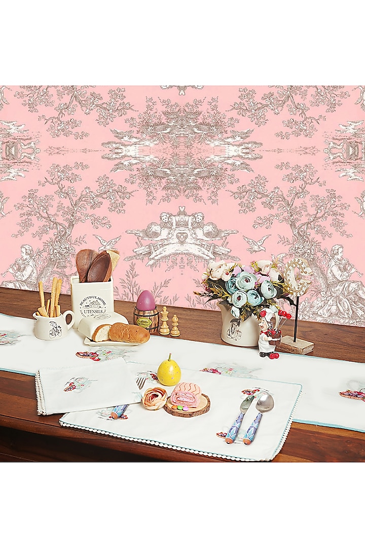White Organic Cotton Persian Ocher Printed Table Napkin Set by DE CHEVALERiE en Rouge