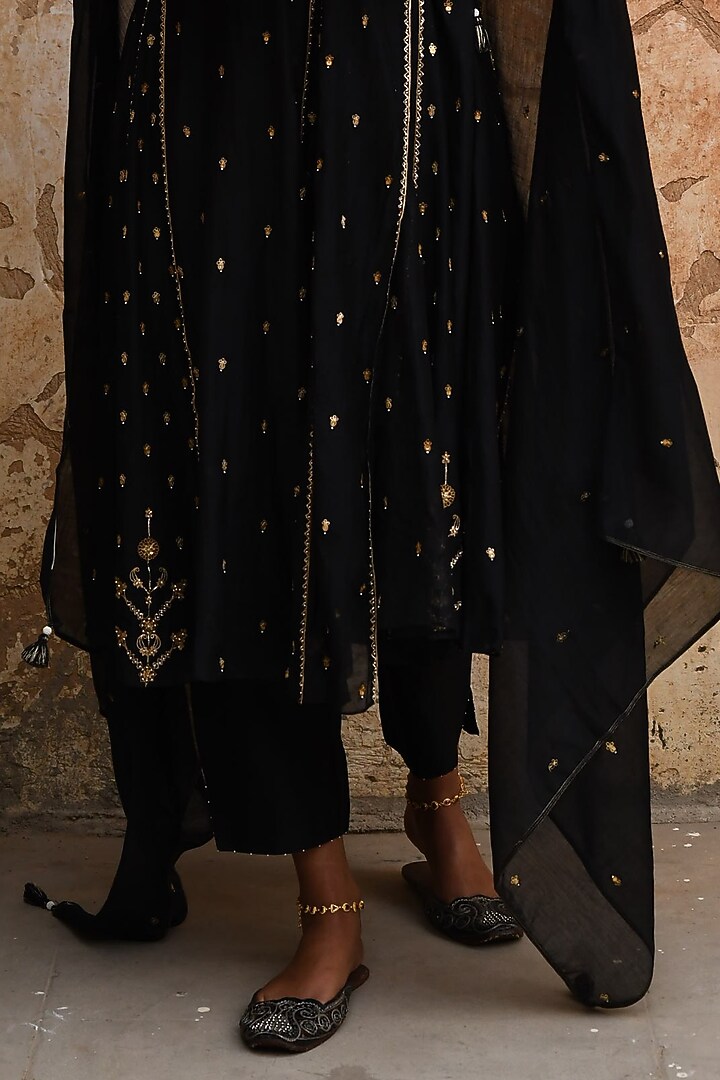 Black Chanderi Embroidered Angrakha Kurta Set by Deep thee at Pernia's Pop Up Shop
