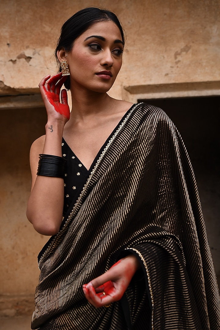 Black Chanderi & Tissue Zardosi Hand Embroidered Striped Wedding Saree Set by Deep thee at Pernia's Pop Up Shop