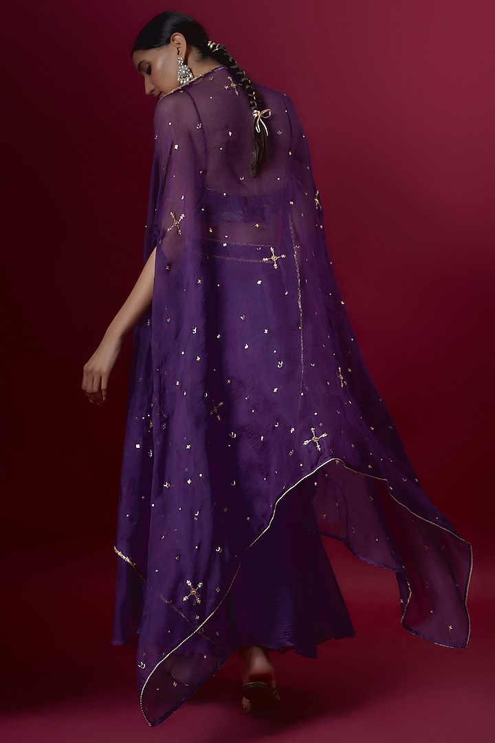 Purple Chanderi & Organza Embroidered Cape Set by Deep thee at Pernia's Pop Up Shop