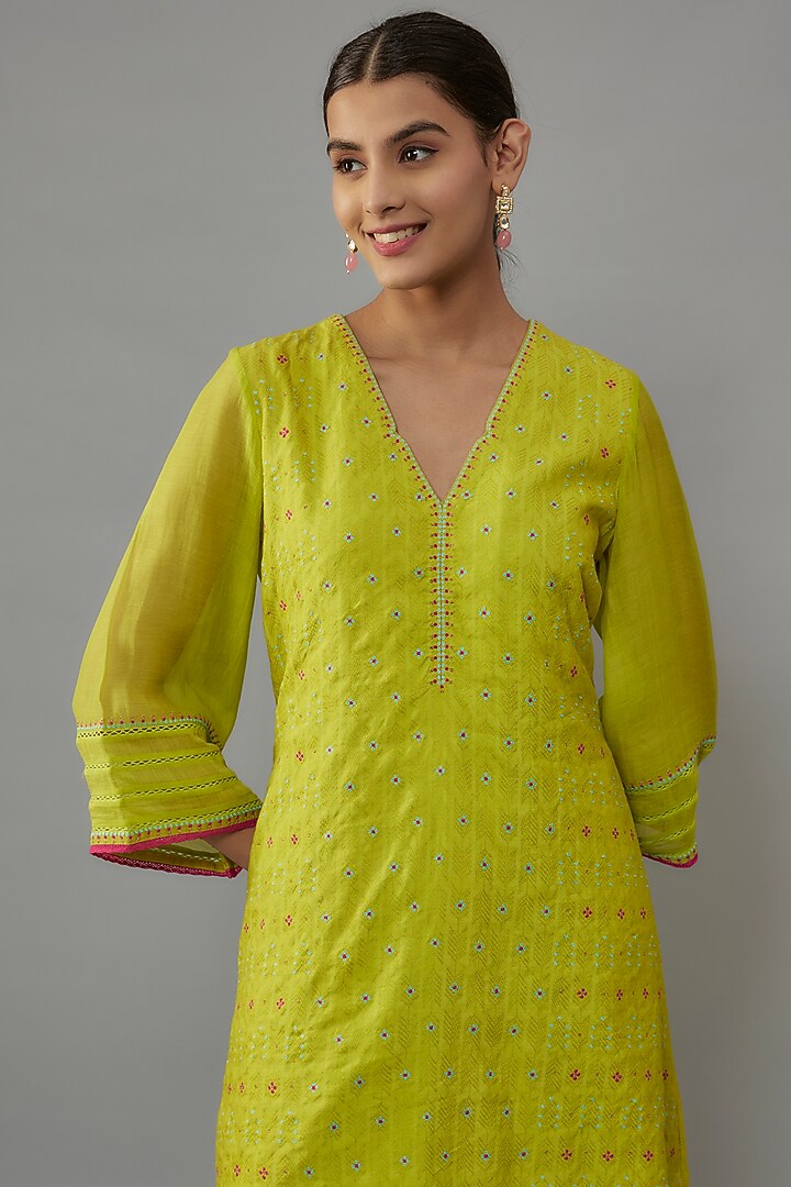 Lime Green Chanderi Zari & Resham Hand Embroidered Kurta Set by Deep Thee at Pernia's Pop Up Shop