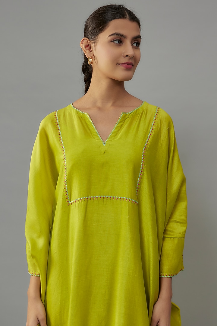 Lime Green Chanderi Zari & Resham Hand Embroidered Kaftan by Deep Thee at Pernia's Pop Up Shop