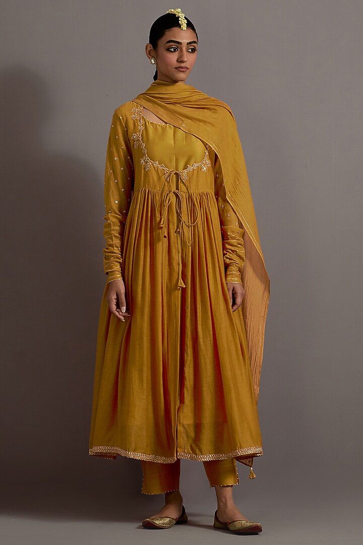 Mustard Yellow Chanderi Hand Embroidered Gathered Wedding Anarkali Set by Deep thee at Pernia's Pop Up Shop
