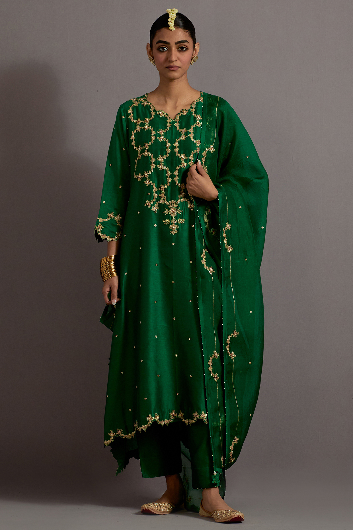 Green Chanderi Hand Embroidered A-Line Kurta Set by Deep thee at Pernia's Pop Up Shop