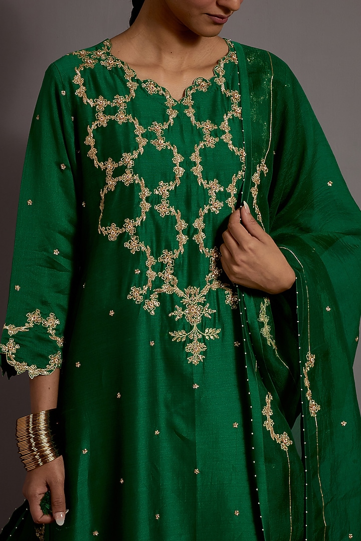 Green Chanderi Hand Embroidered A-Line Kurta Set by Deep thee at Pernia's Pop Up Shop