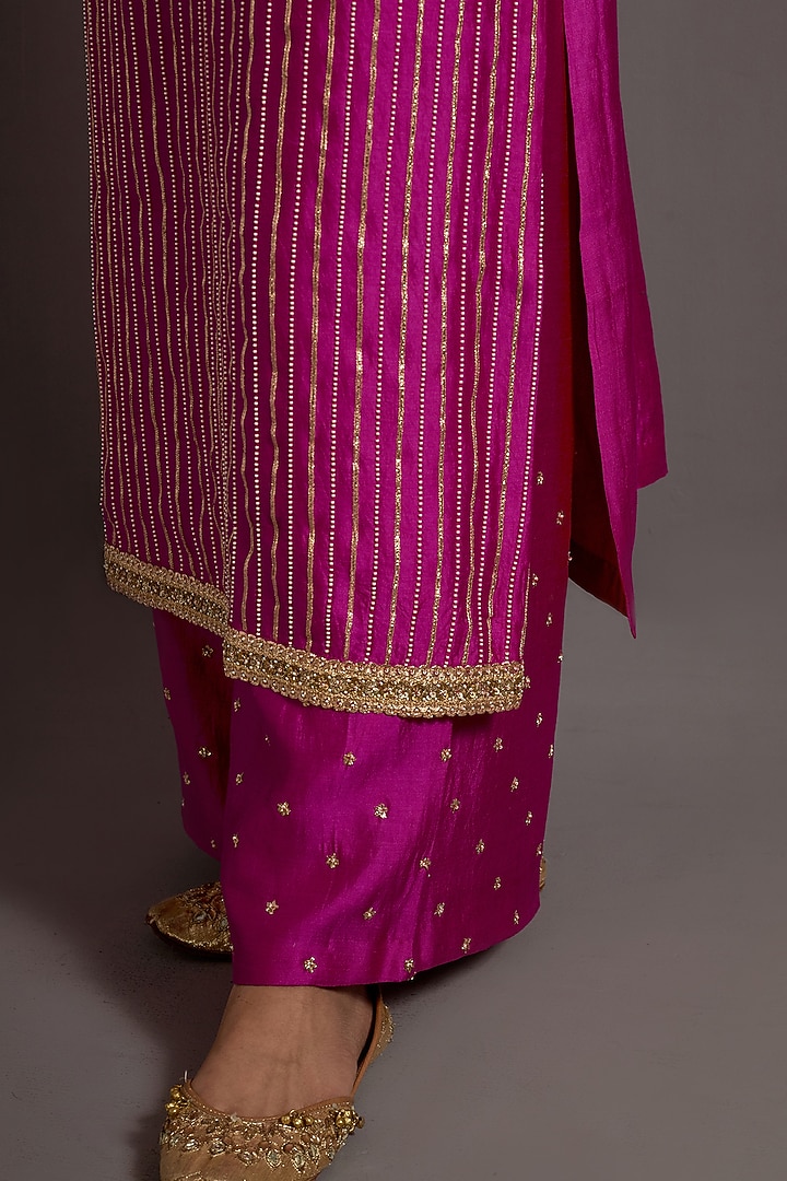 Fuchsia Pink Silk Hand Embroidered Straight Kurta Set by Deep thee at Pernia's Pop Up Shop