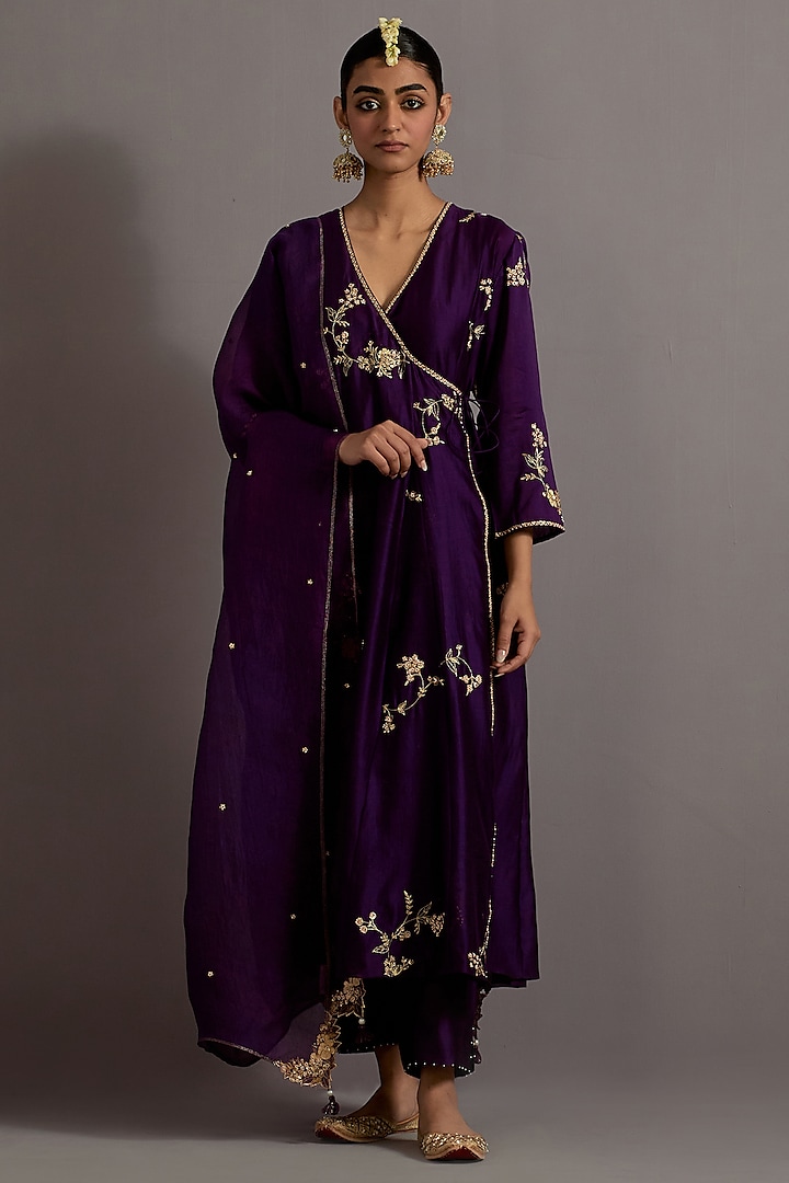 Aubergine Chanderi Zardosi Embroidered Angrakha Kurta Set by Deep thee at Pernia's Pop Up Shop