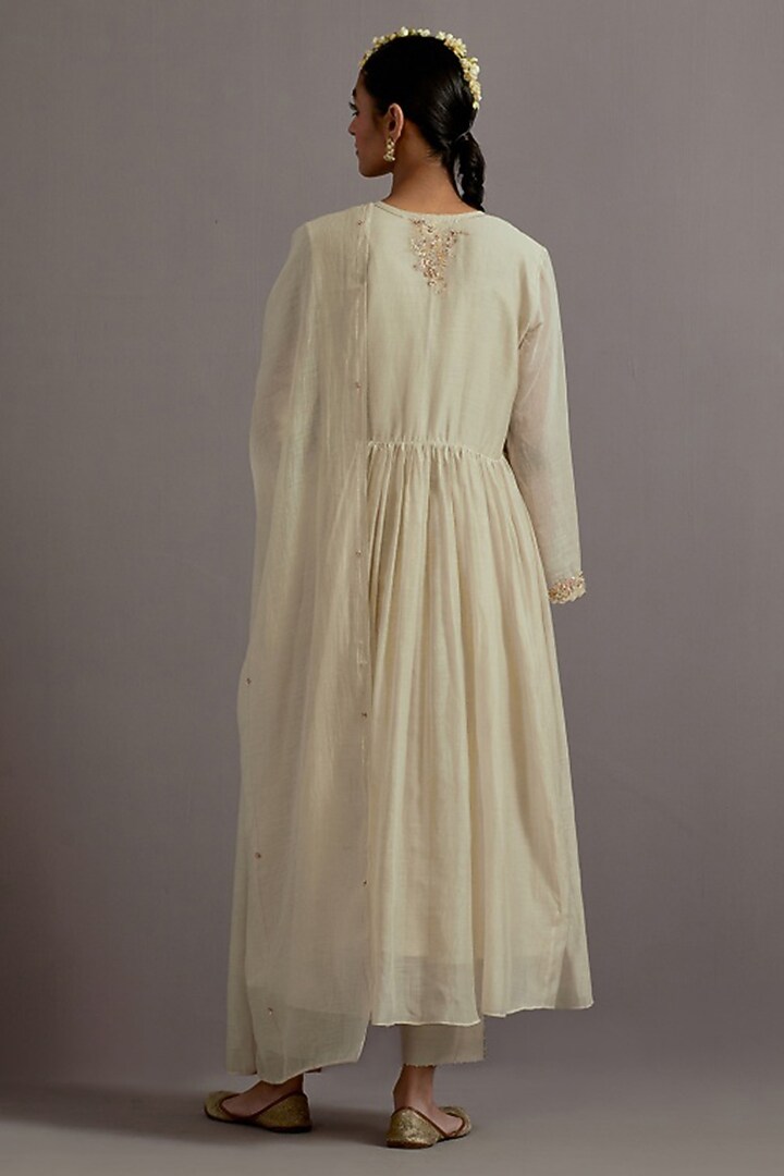 Ivory Chanderi Boota Embroidered Gathered Wedding Anarkali Set by Deep thee at Pernia's Pop Up Shop