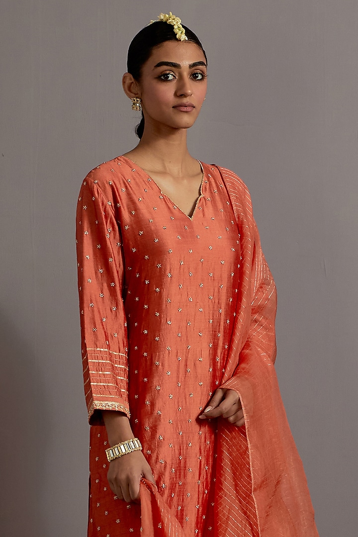 Orange Silk Zardosi Embroidered Straight Kurta Set by Deep thee at Pernia's Pop Up Shop