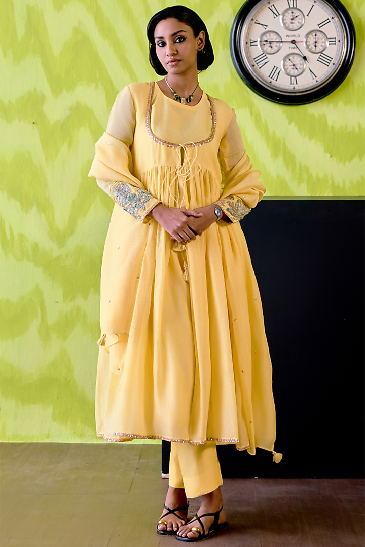 Buttercup Yellow Chanderi Cutdana Floral Work Wedding Anarkali Set by Deep thee at Pernia's Pop Up Shop