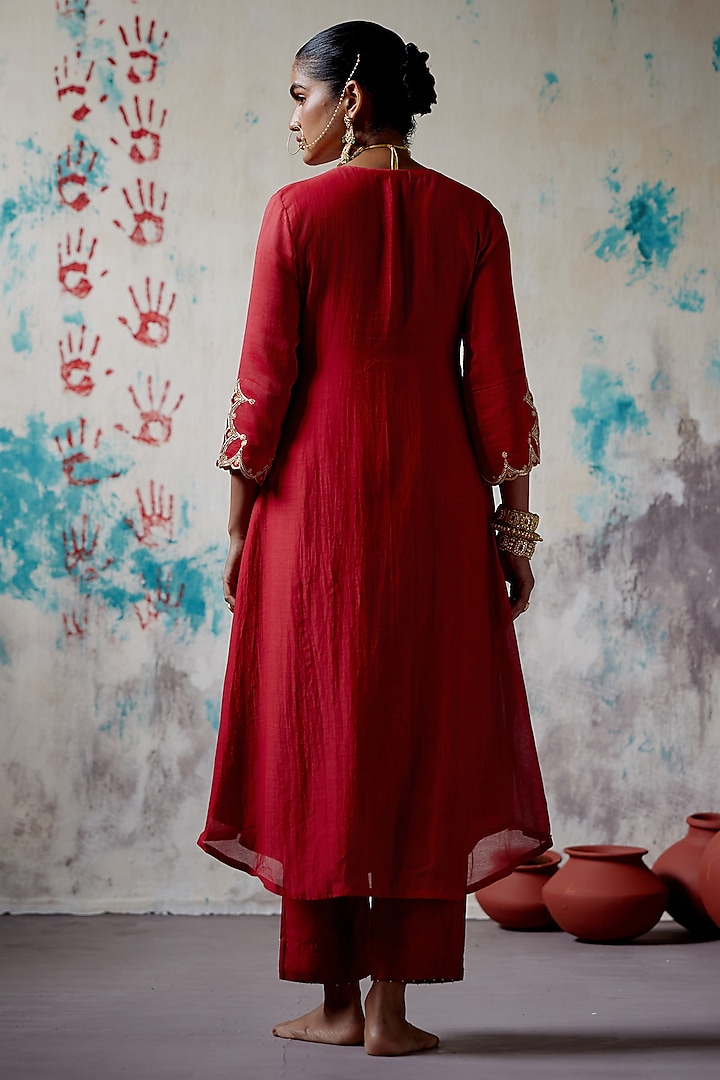Red Chanderi Zardosi Embroidered Kurta Set by Deep Thee at Pernia's Pop Up Shop
