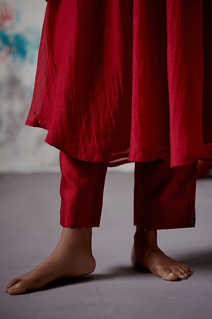 Red Chanderi Zardosi Embroidered Kurta Set by Deep Thee at Pernia's Pop Up Shop