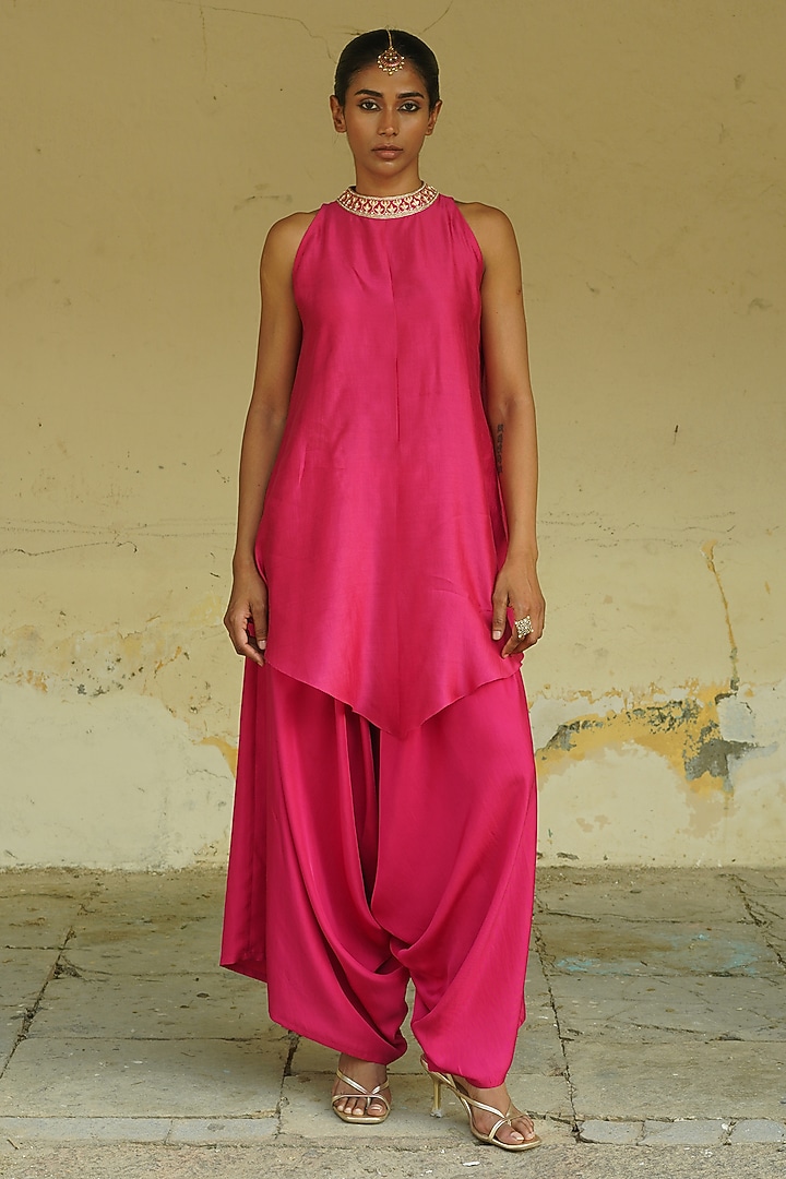 Fuchsia Silk Hand Embroidered Tunic Set by Deep thee at Pernia's Pop Up Shop