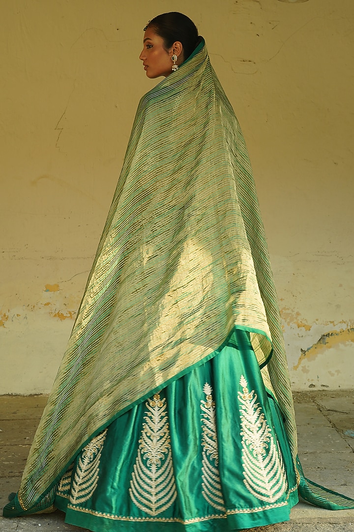 Emerald Green Silk Hand Embroidered Bridal Lehenga Set by Deep thee at Pernia's Pop Up Shop