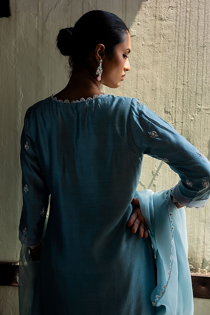 Frost Blue Silk Hand Embroidered Kurta Set by Deep thee at Pernia's Pop Up Shop
