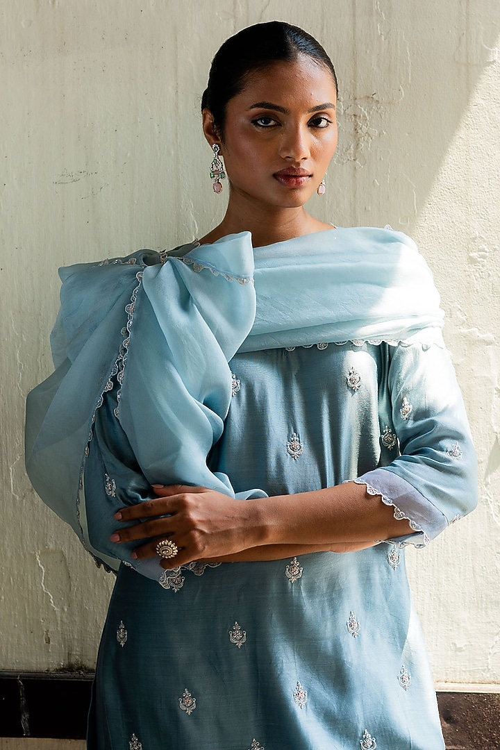 Frost Blue Silk Hand Embroidered Kurta Set by Deep thee at Pernia's Pop Up Shop