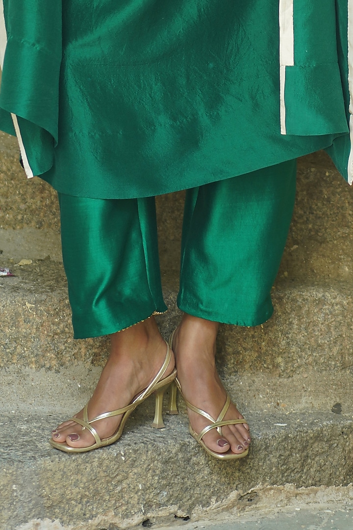 Emerald Green Silk Hand Embroidered Kaftan by Deep thee at Pernia's Pop Up Shop