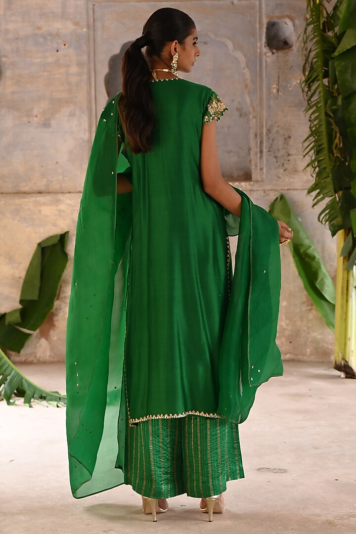 Green Chanderi & Organza Zardosi Embroidered Angrakha Kurta Set by Deep Thee at Pernia's Pop Up Shop