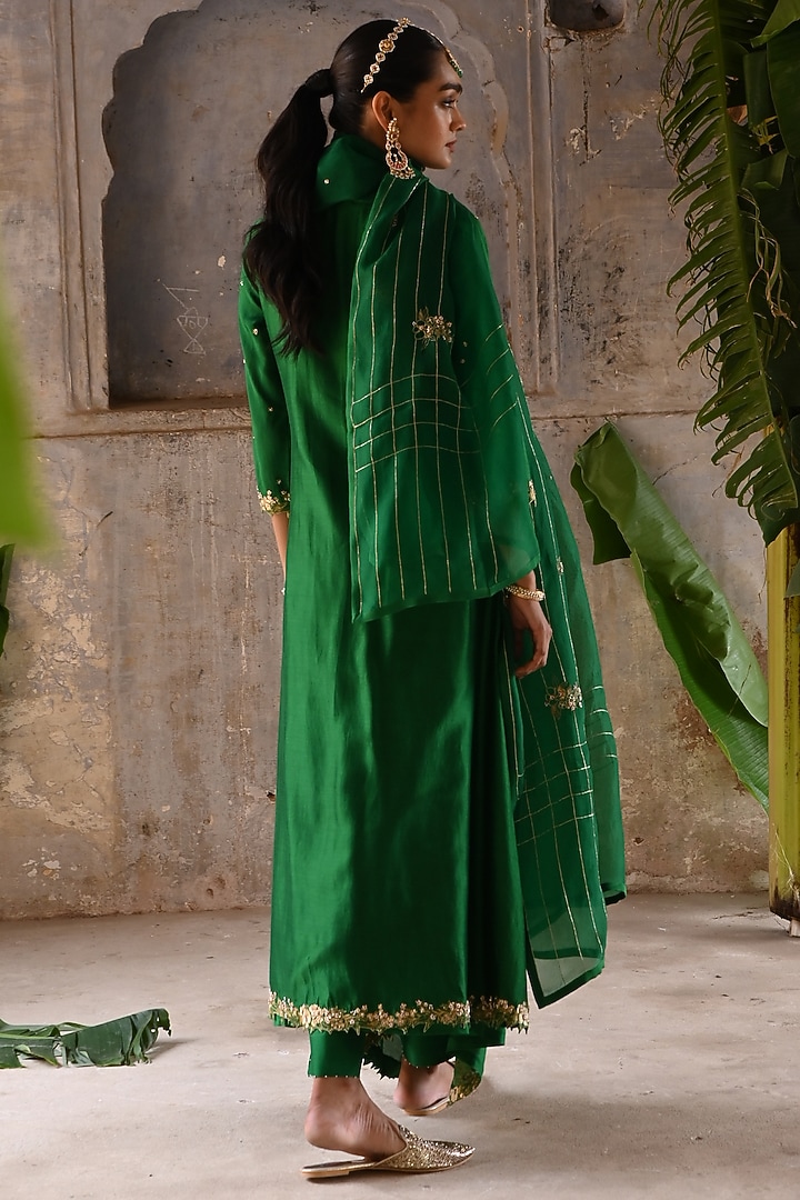 Green Chanderi Zardosi Embroidered Kurta Set by Deep Thee at Pernia's Pop Up Shop