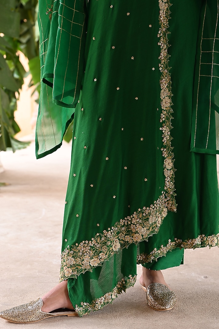Green Chanderi Zardosi Embroidered Kurta Set by Deep Thee at Pernia's Pop Up Shop