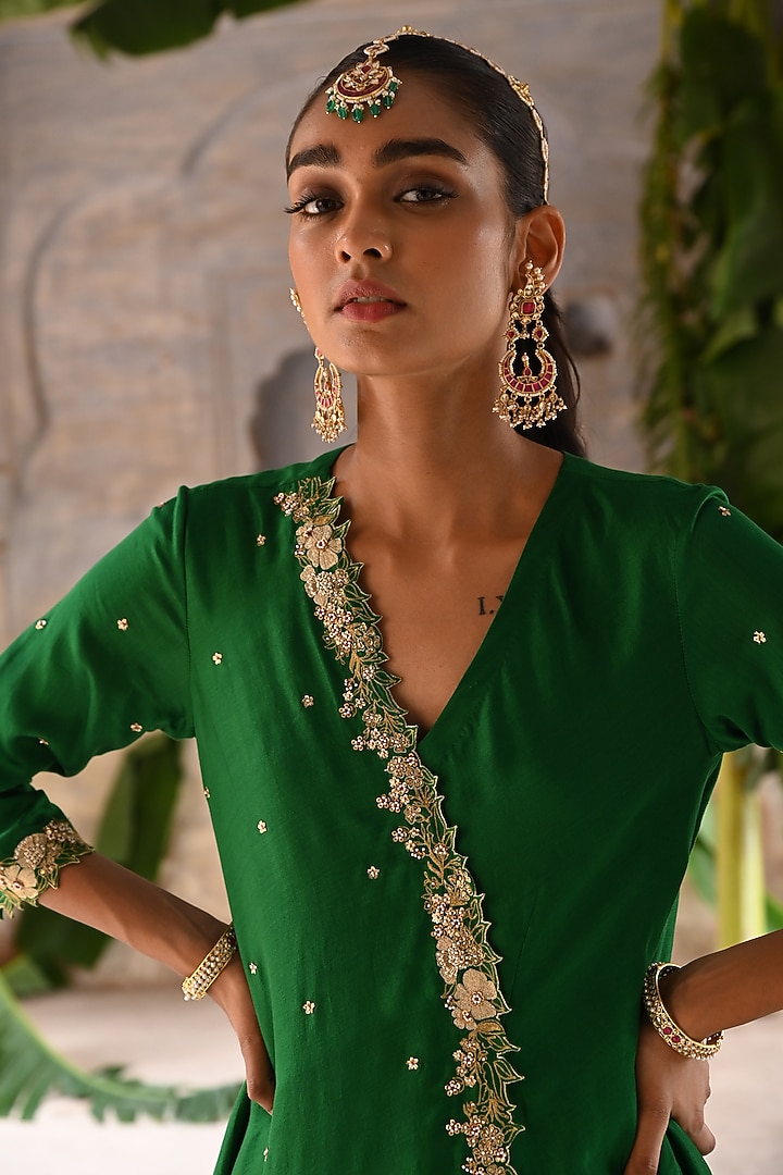 Green Chanderi Zardosi Embroidered Kurta Set by Deep Thee at Pernia's Pop Up Shop