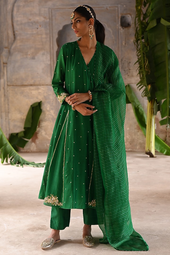 Green Chanderi Zardosi Embroidered Angrakha Kurta Set by Deep Thee at Pernia's Pop Up Shop