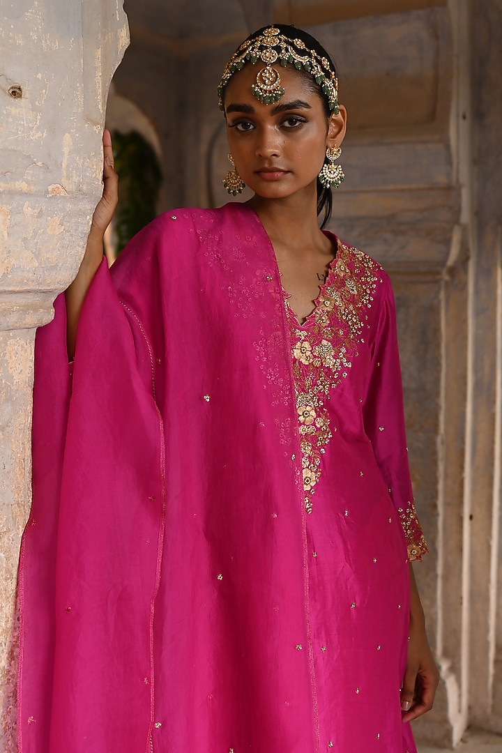 Fuchsia Pink Silk Jaal Embroidered A-Line Kurta Set by Deep Thee at Pernia's Pop Up Shop