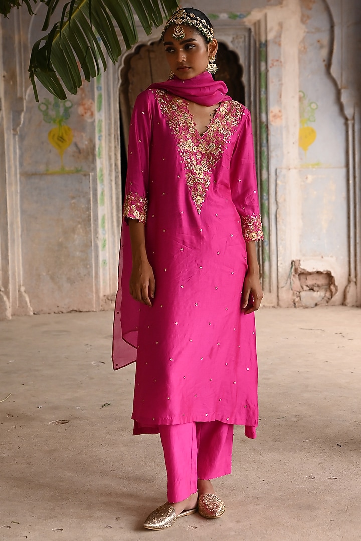Fuchsia Pink Silk Jaal Embroidered A-Line Kurta Set by Deep Thee at Pernia's Pop Up Shop