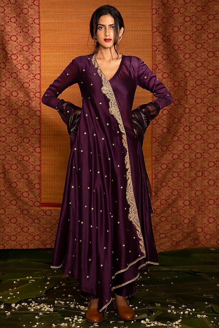 Violet Hand Embroidered Kurta Set by Deep Thee