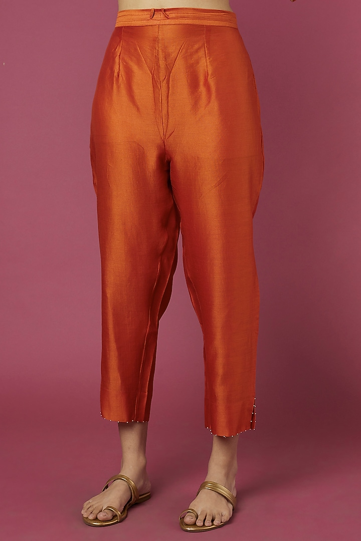 Rust Hand Embroidered Kurta Set by Deep thee at Pernia's Pop Up Shop