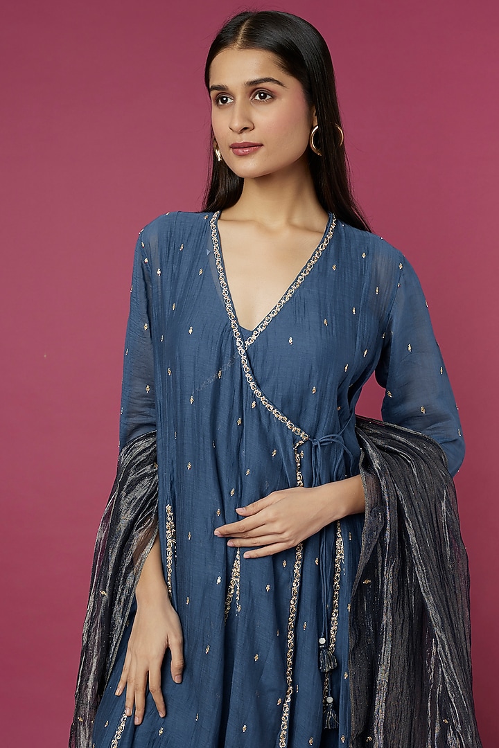 Cobalt Blue Hand Embroidered Kurta Set by Deep thee at Pernia's Pop Up Shop