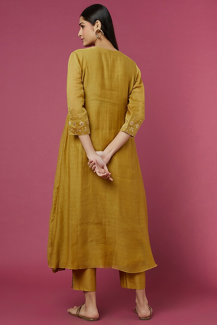 Molten Gold Yellow Embroidered Kurta Set by Deep thee at Pernia's Pop Up Shop